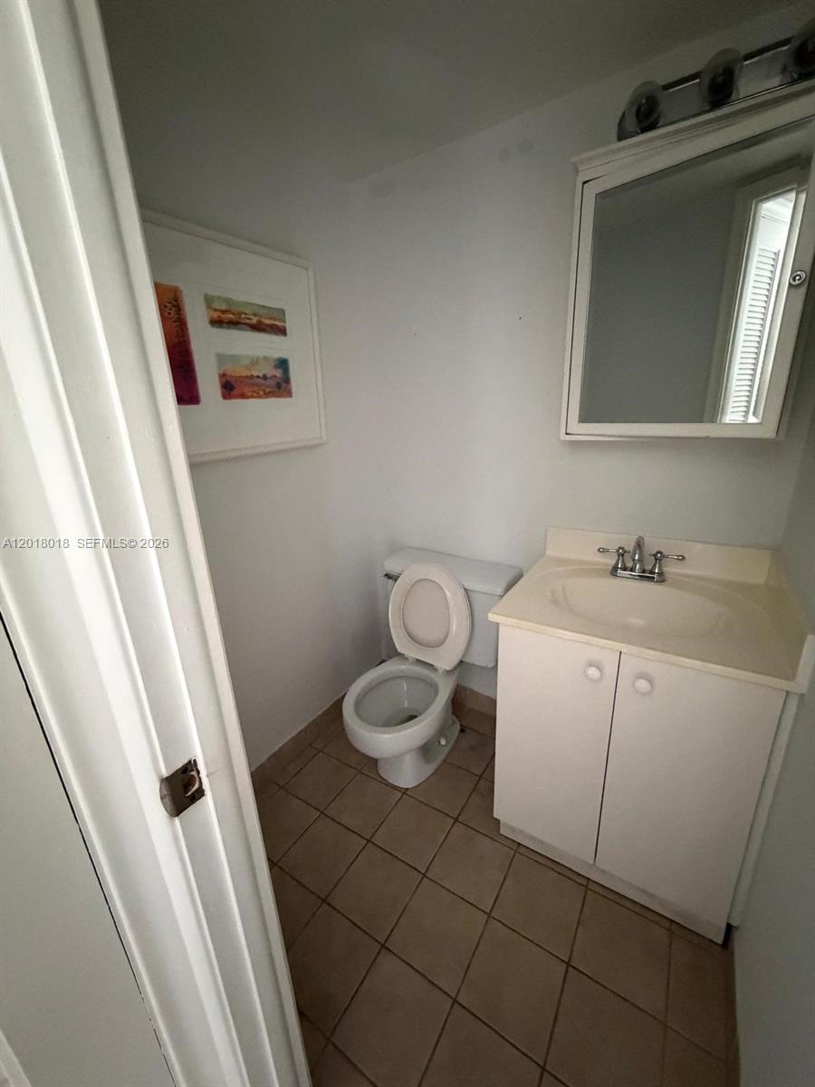 Photo of 1817 Ocean Dr #319, Hallandale Beach, Florida, 33009 -