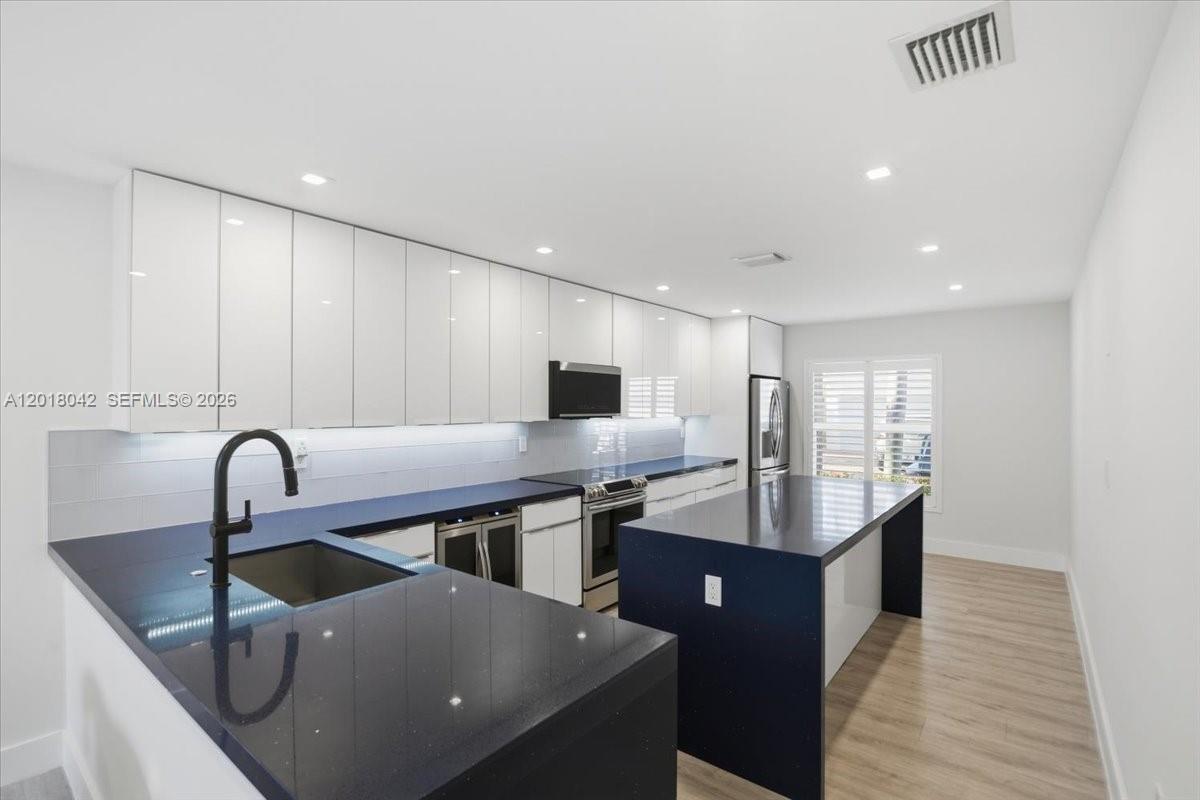 Photo of 1135 Oysterwood St (1135), Hollywood, Florida, 33019 -