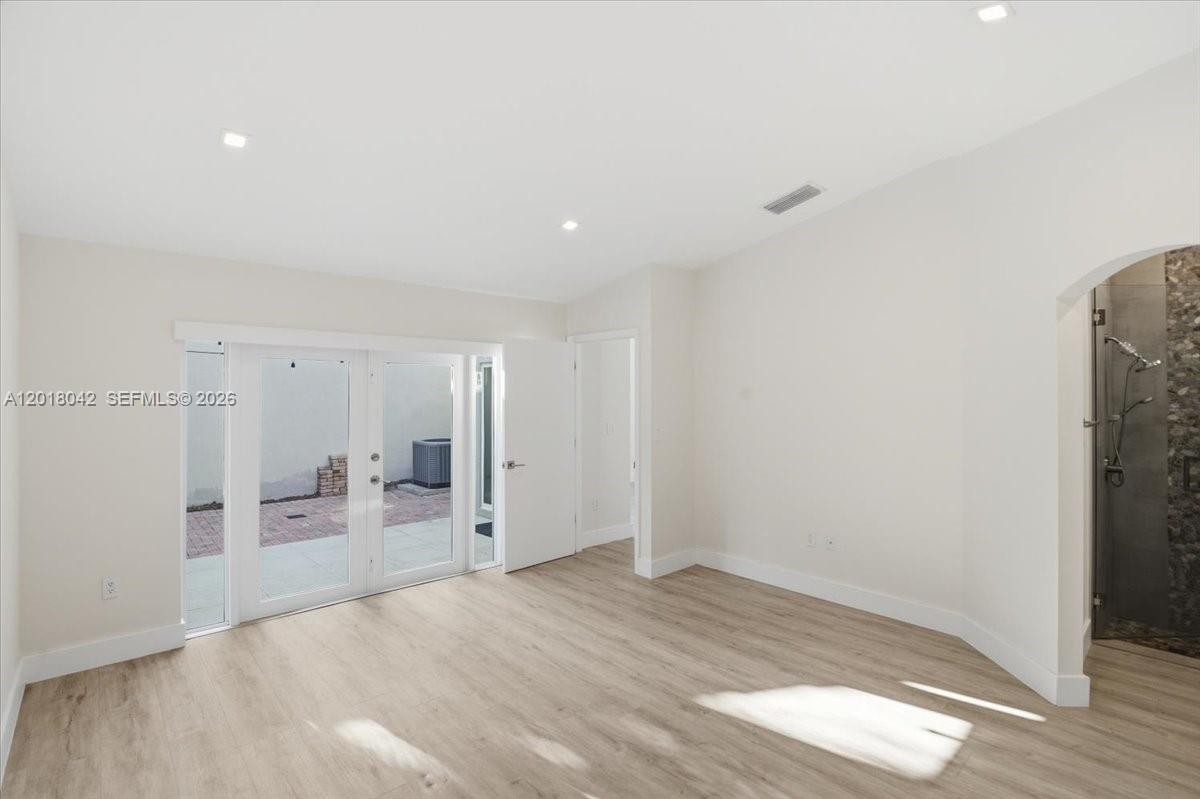 Photo of 1135 Oysterwood St (1135), Hollywood, Florida, 33019 -