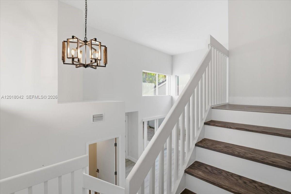 Photo of 1135 Oysterwood St (1135), Hollywood, Florida, 33019 -