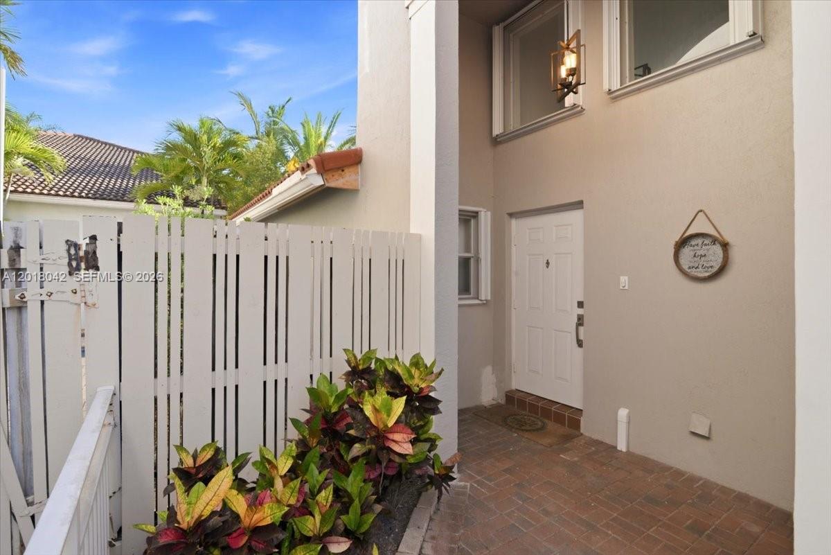 Photo of 1135 Oysterwood St (1135), Hollywood, Florida, 33019 -