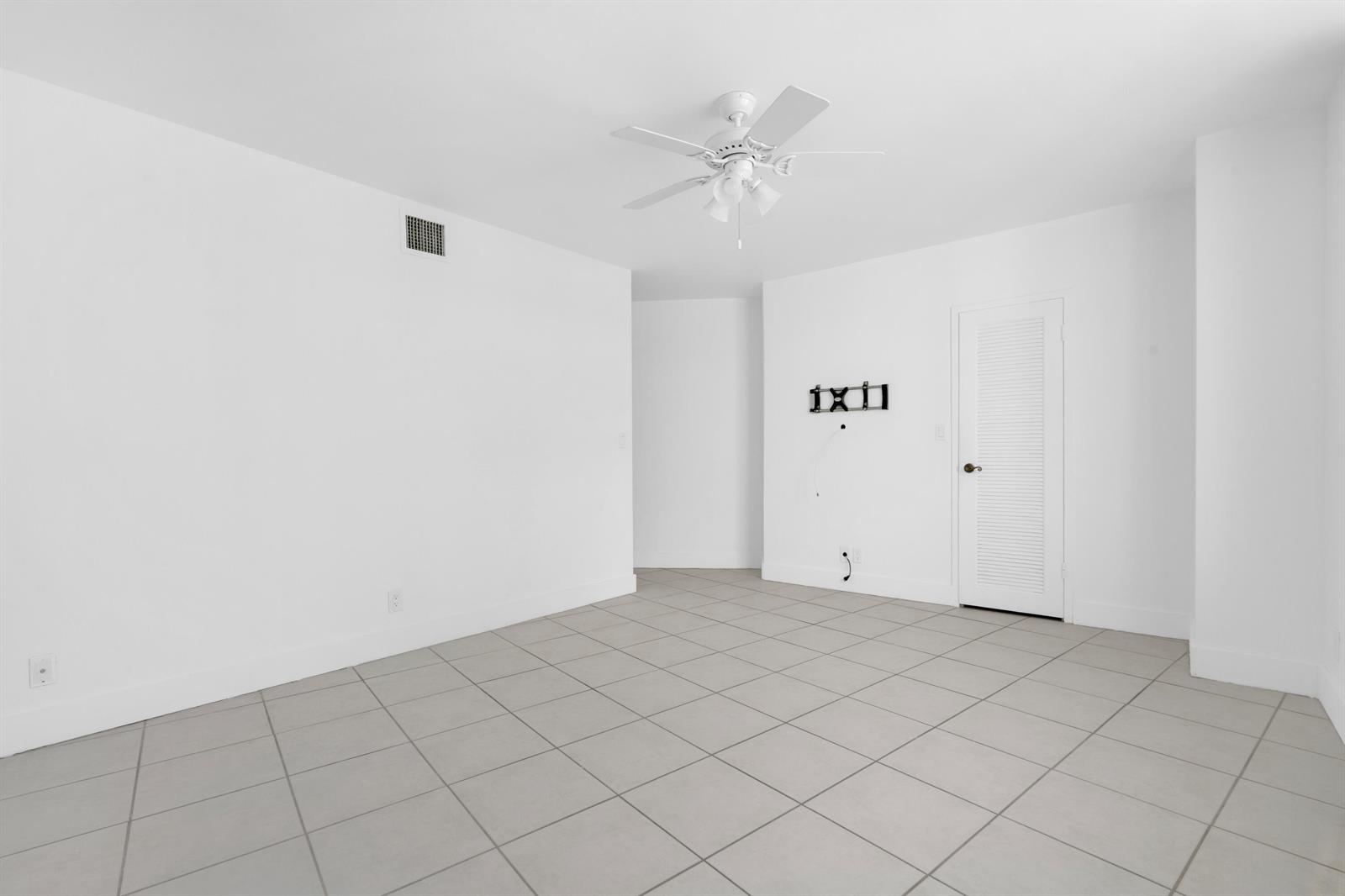 Photo of 3725 Ocean  #1215, Hollywood, Florida, 33019 - Final (6 of 34)
