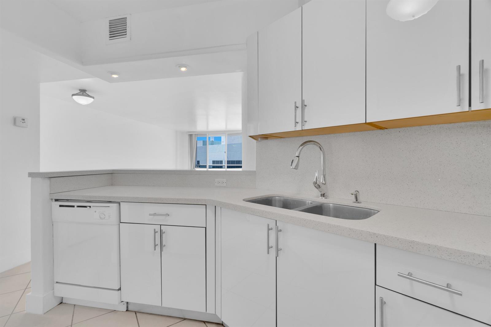 Photo of 3725 Ocean  #1215, Hollywood, Florida, 33019 - Final (19 of 34)
