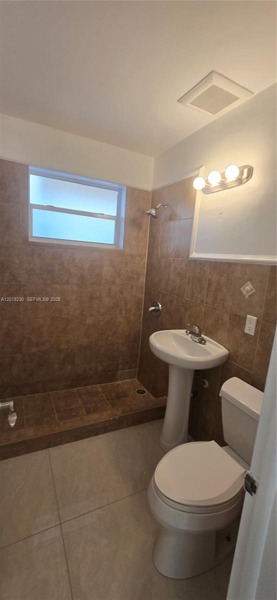 See details / 1880 sq. ft. $ 2026-05-13 0 Photo