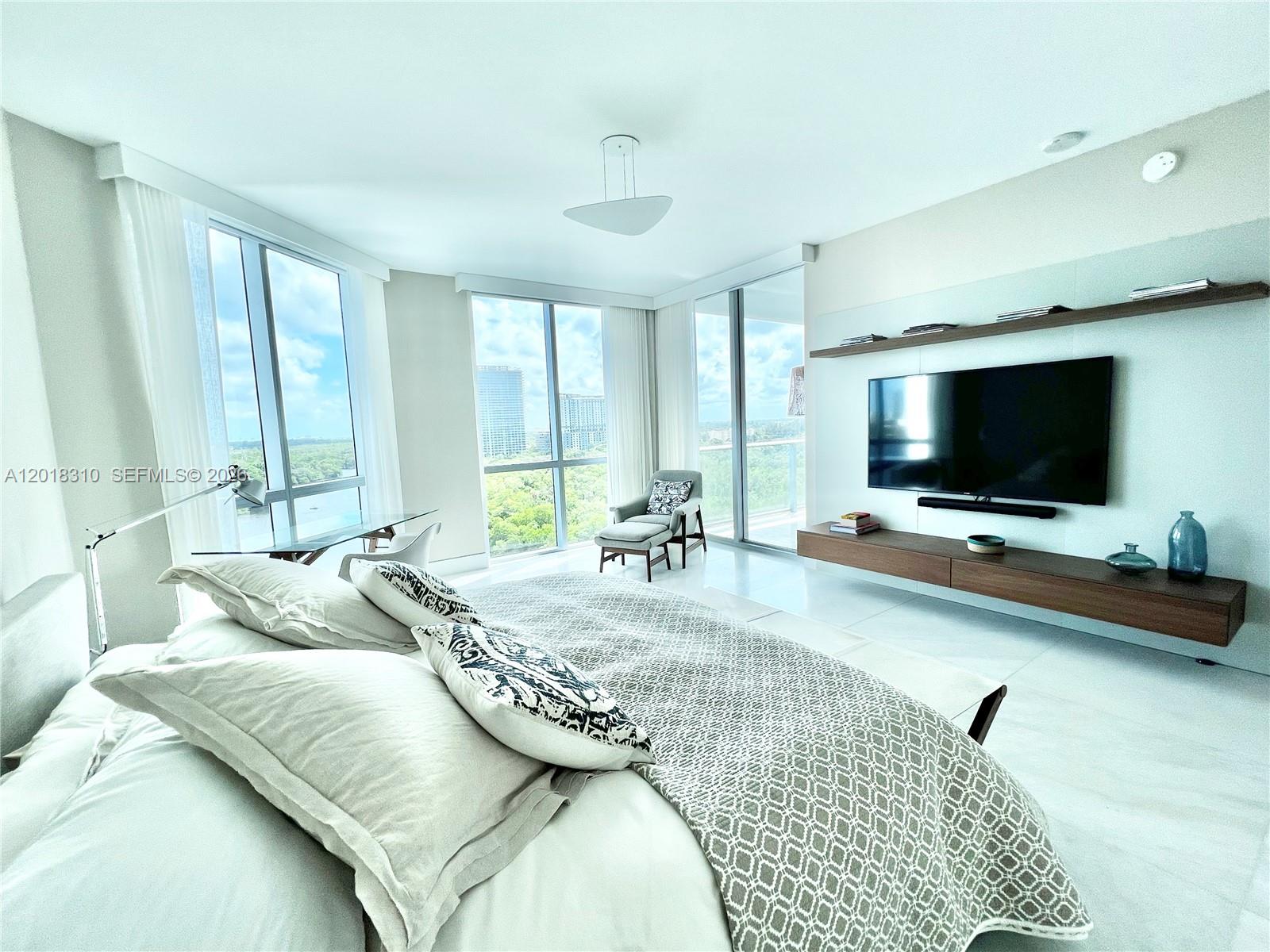 Photo of 17111 Biscayne Blvd #1102, North Miami Beach, Florida, 33160 -