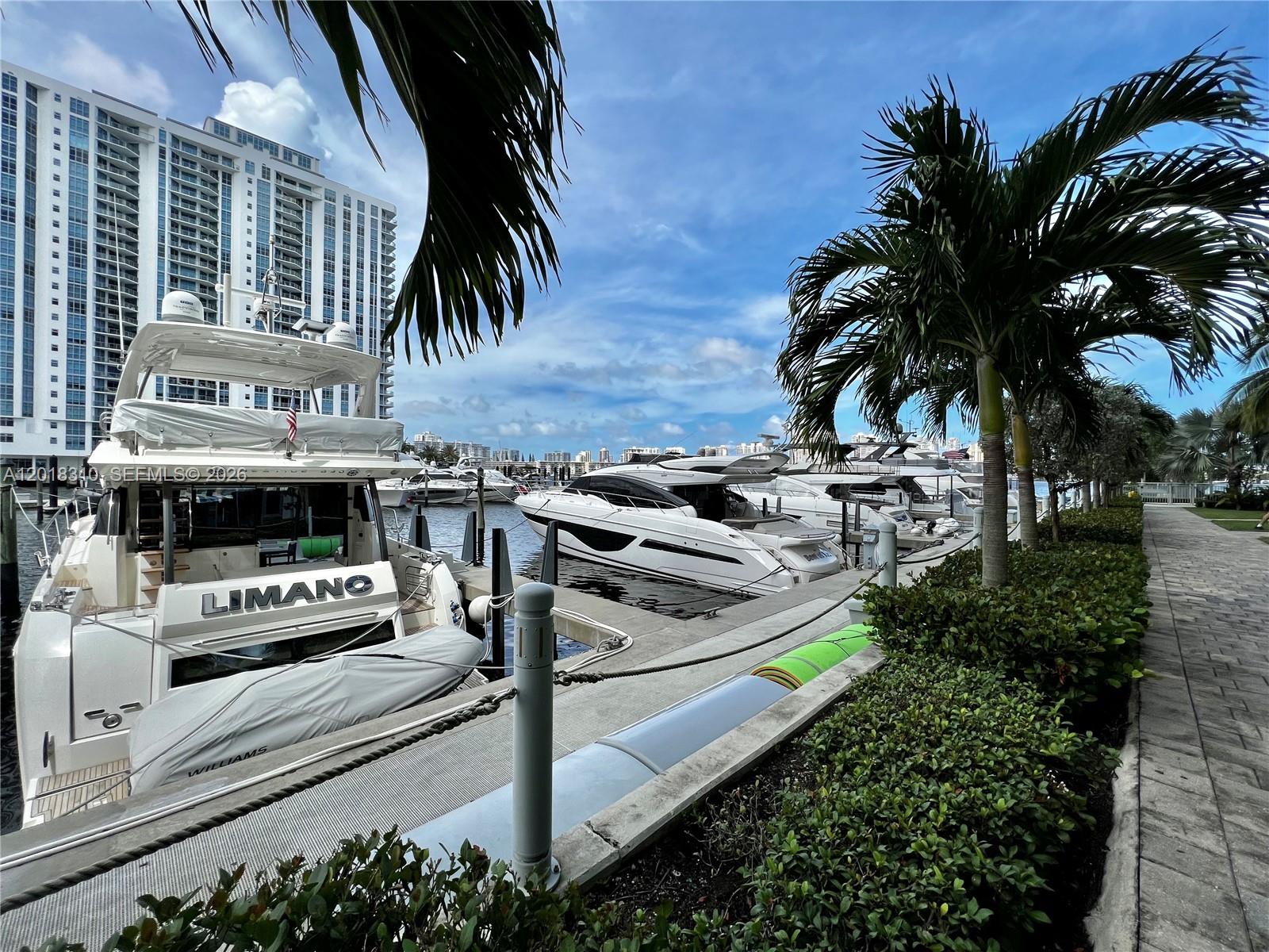 Photo of 17111 Biscayne Blvd #1102, North Miami Beach, Florida, 33160 -
