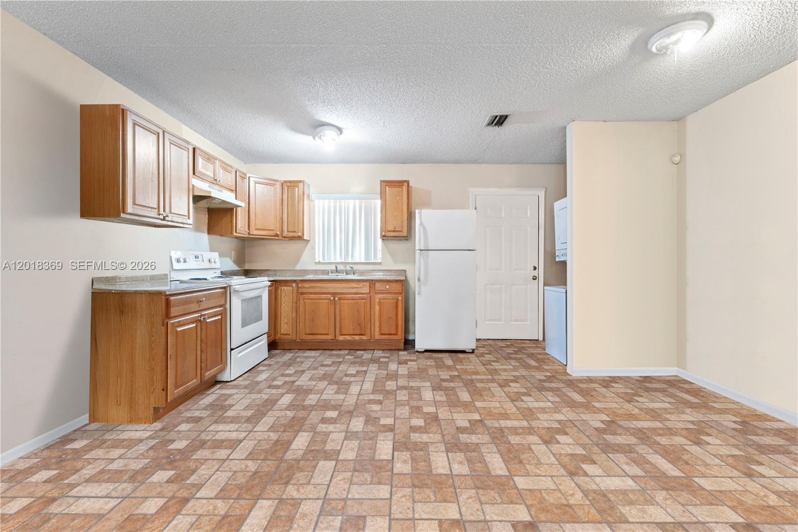 See details / 4248 sq. ft. $ 2026-05-13 0 Photo