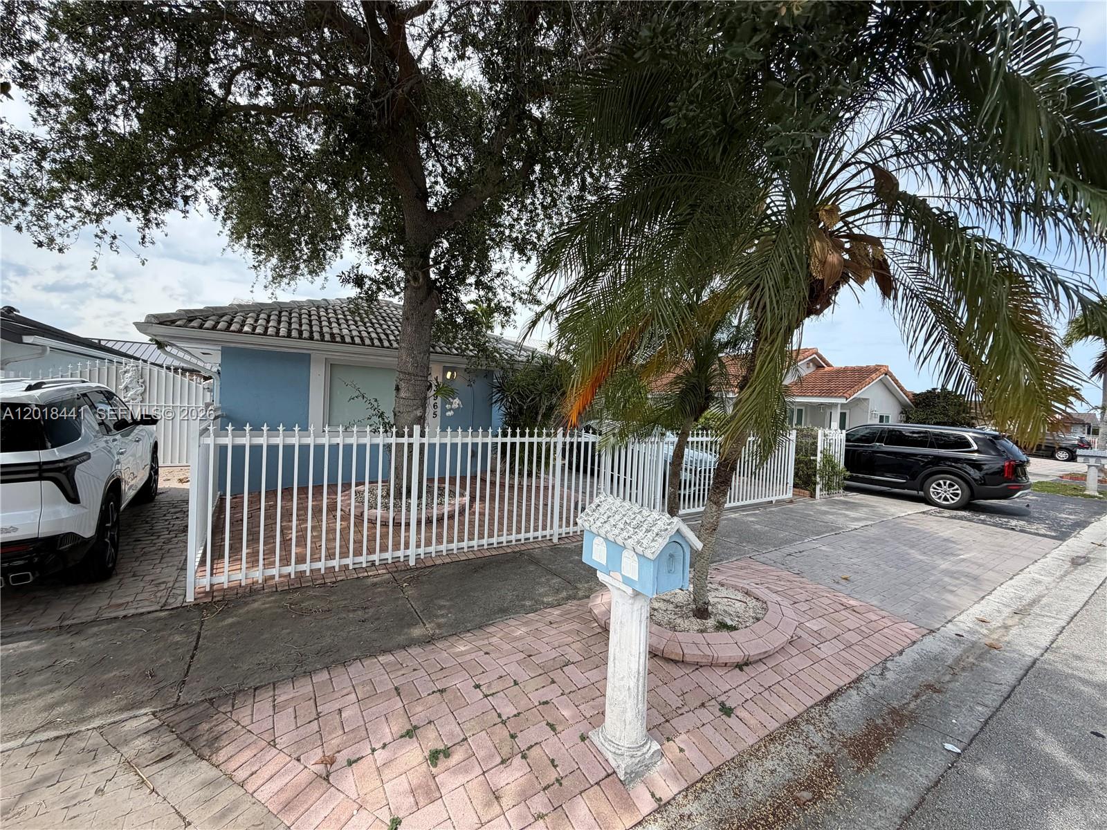 Ver detalles 13965 3 / 2 2247 sq. ft. $ 2026-05-13 0 foto