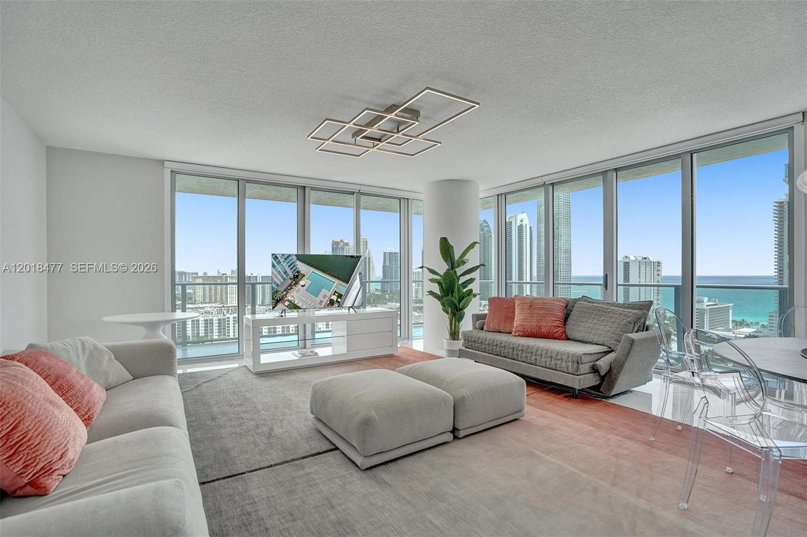 See details 5-2207 3 / 4 1892 sq. ft. $ 2026-05-13 0 Photo