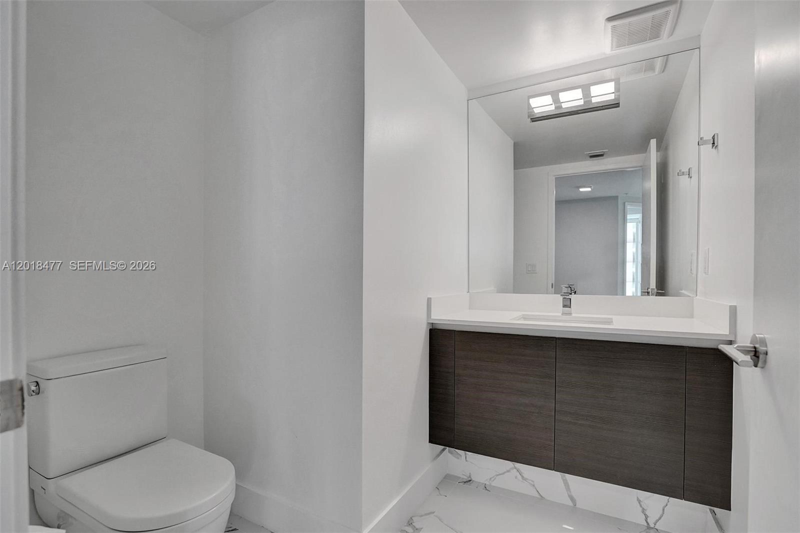 See details 5-2207 3 / 4 1892 sq. ft. $ 2026-05-13 0 Photo