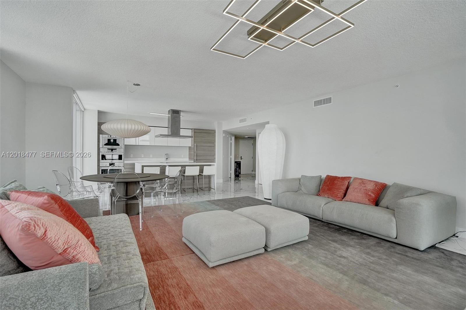 See details 5-2207 3 / 4 1892 sq. ft. $ 2026-05-13 0 Photo
