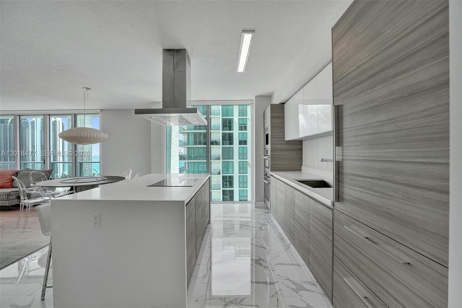 See details 5-2207 3 / 4 1892 sq. ft. $ 2026-05-13 0 Photo