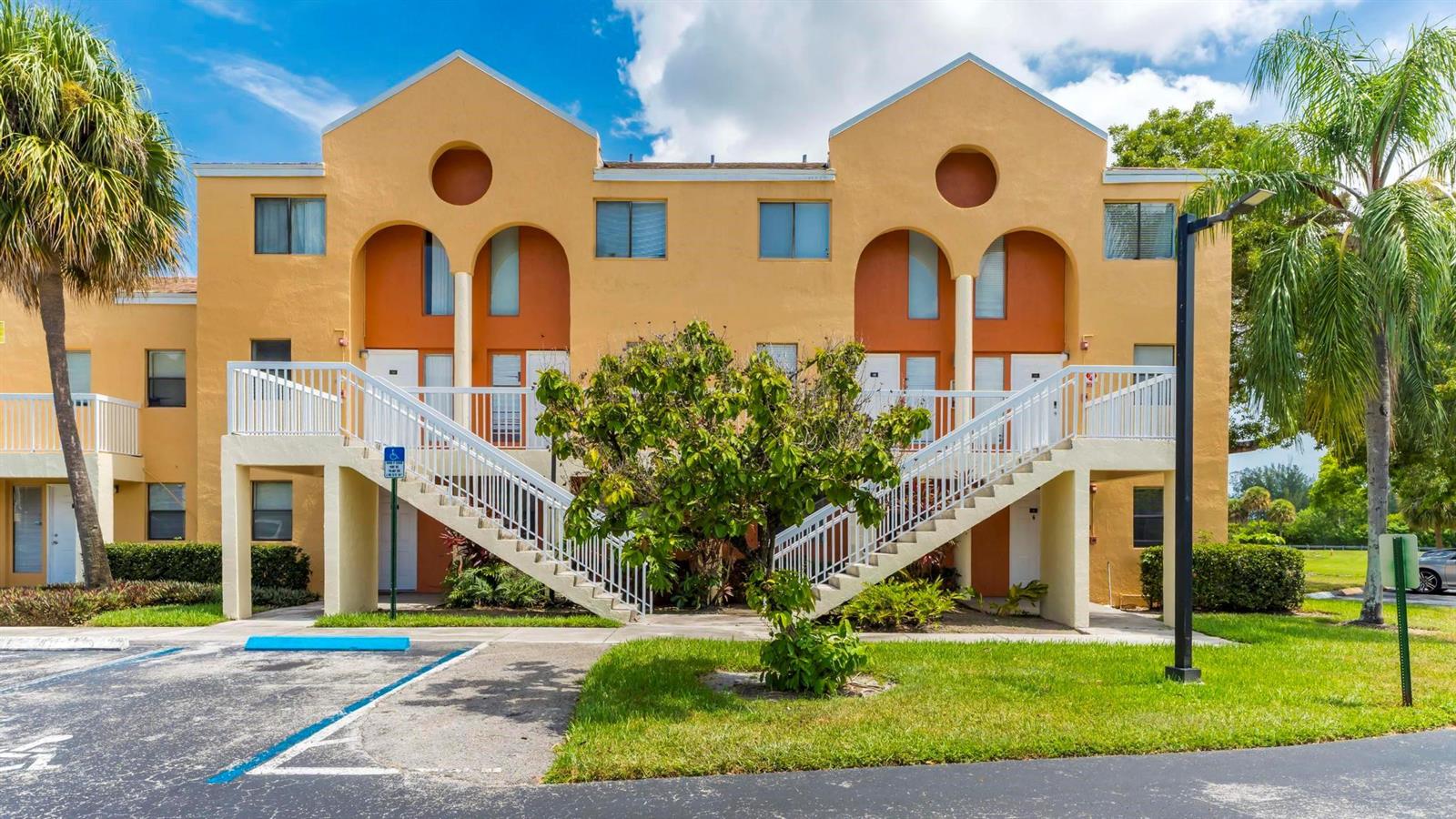 Ver detalles E96-98 / 0 2064 sq. ft. $ 2026-06-21 0 foto