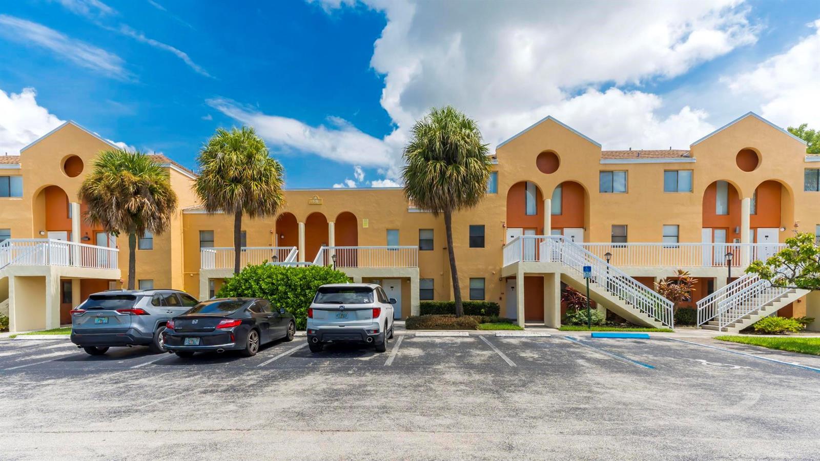 Ver detalles E96-98 / 0 2064 sq. ft. $ 2026-06-21 0 foto