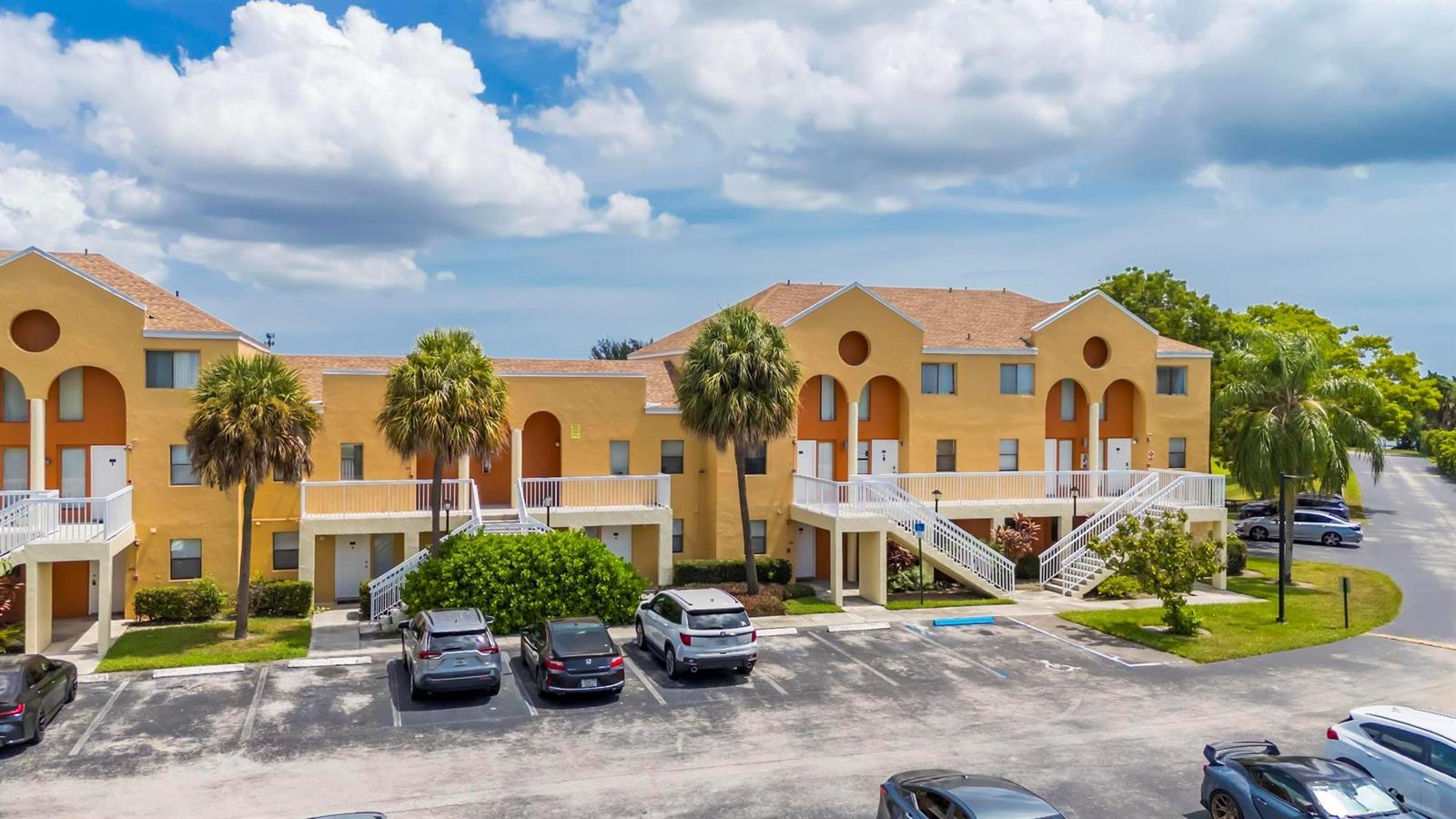 Ver detalles E96-98 / 0 2064 sq. ft. $ 2026-06-21 0 foto