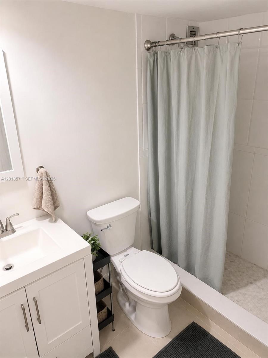 Photo of 1833 Ocean Dr  #805, Hallandale Beach, Florida, 33009 - 