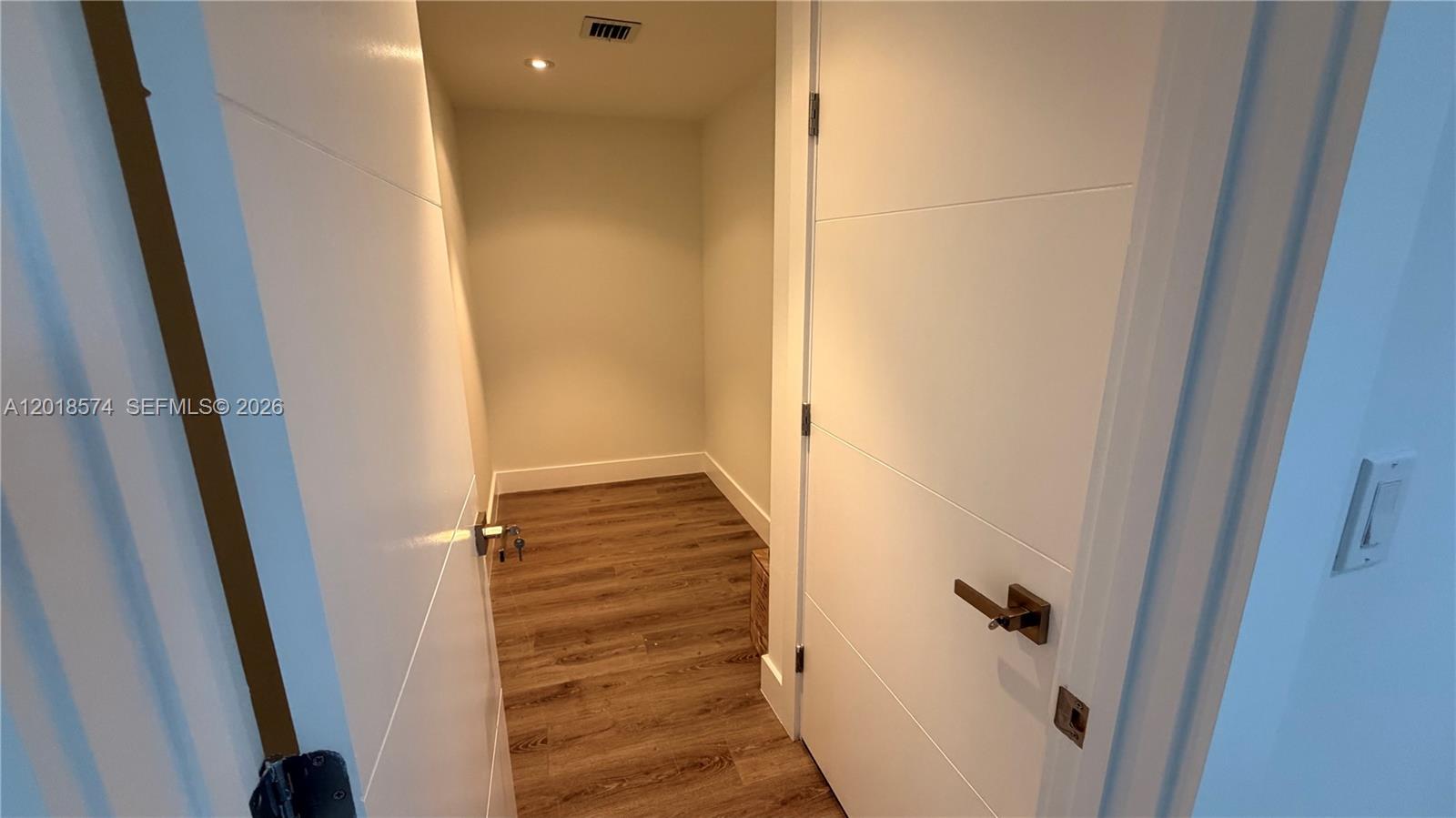 See details 1 / sq. ft. $ 2026-05-13 0 Photo