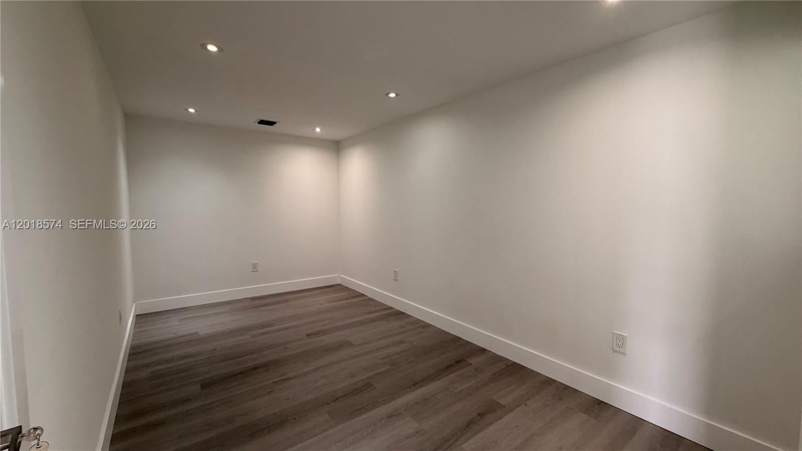 See details 1 / sq. ft. $ 2026-05-13 0 Photo
