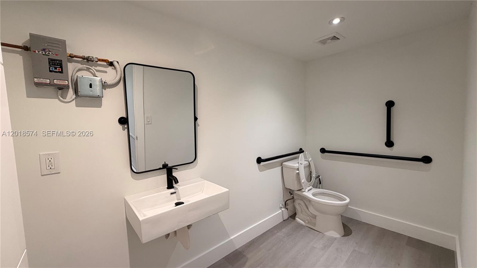 See details 1 / sq. ft. $ 2026-05-13 0 Photo