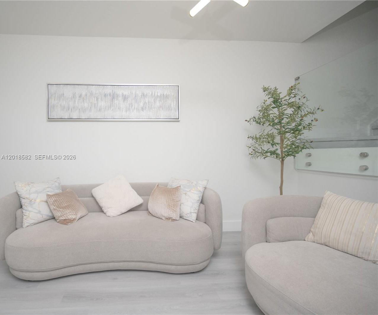 Ver detalles 28510 4 / 3 1827 sq. ft. $ 2026-05-13 0 foto