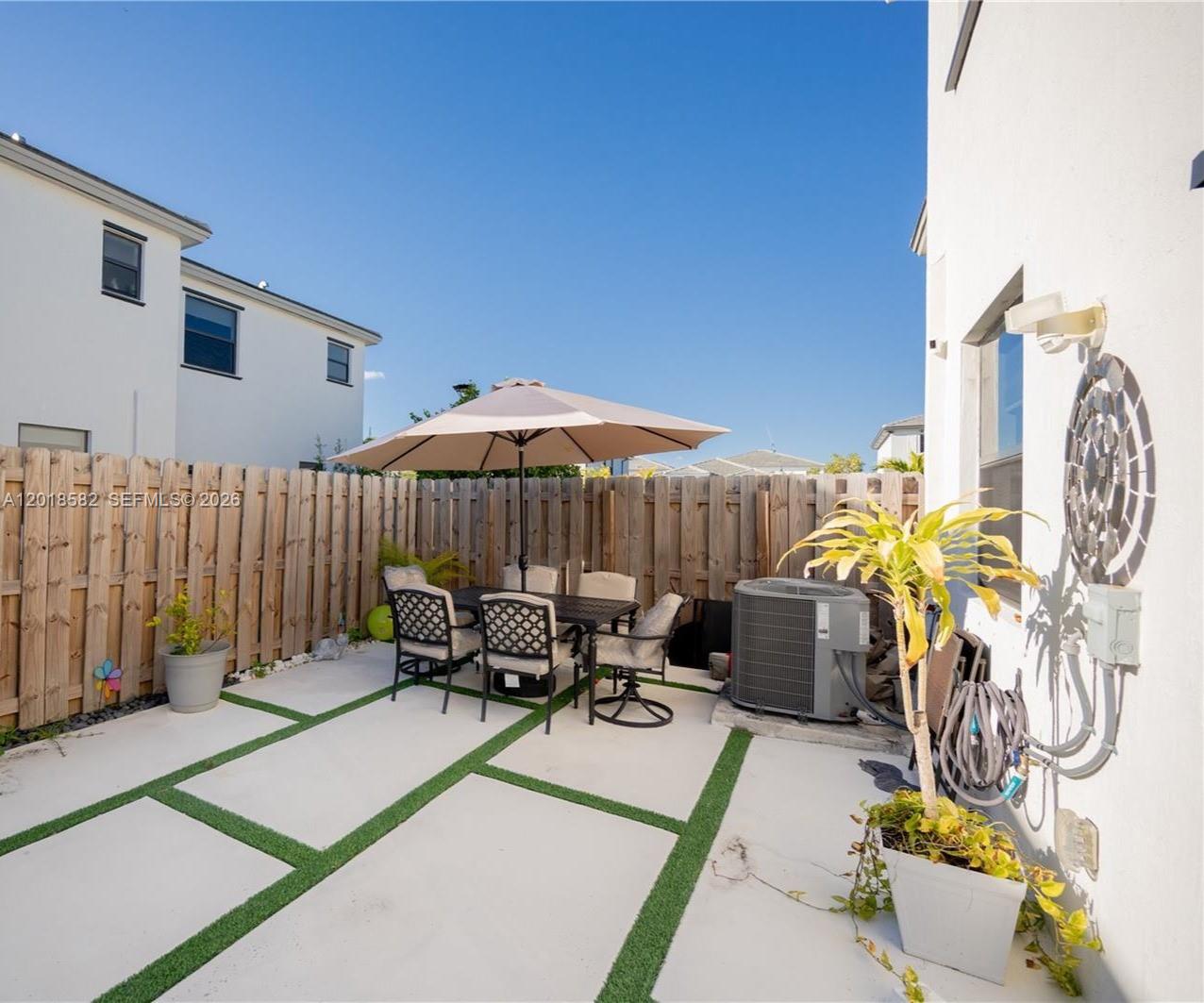 Ver detalles 28510 4 / 3 1827 sq. ft. $ 2026-05-13 0 foto