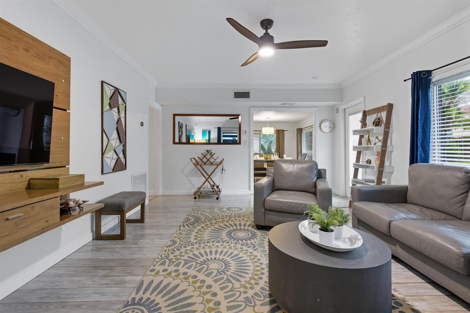 Ver detalles 1-2 / 0 1593 sq. ft. $ 2026-06-05 0 foto