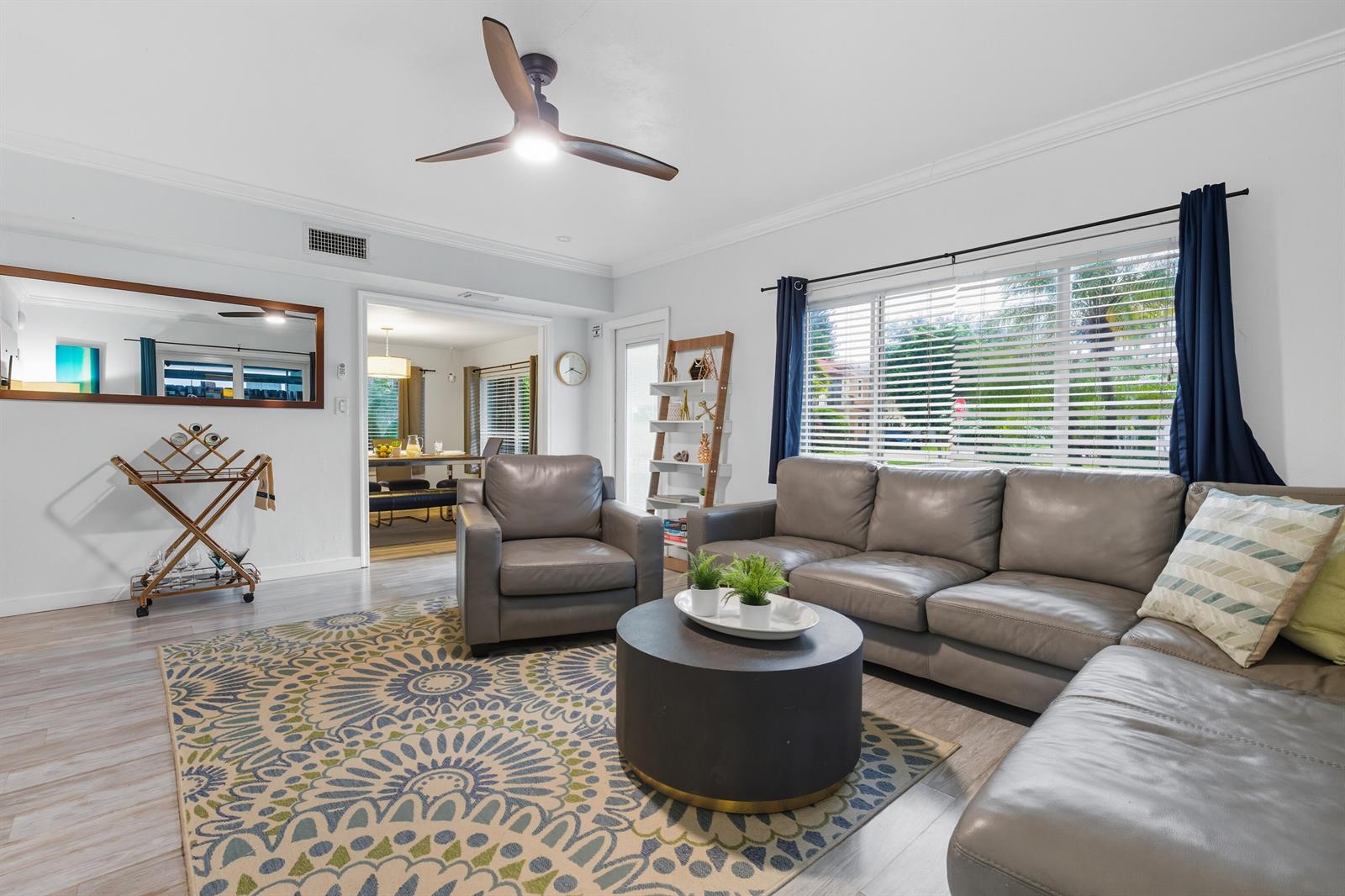 Ver detalles 1-2 / 0 1593 sq. ft. $ 2026-06-05 0 foto