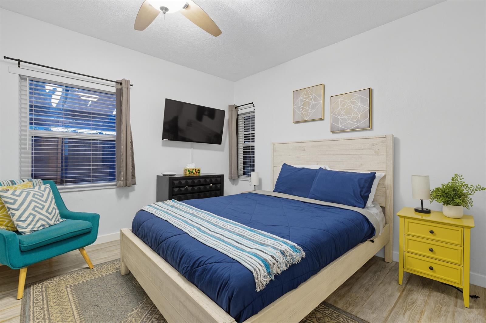Ver detalles 1-2 / 0 1593 sq. ft. $ 2026-06-05 0 foto