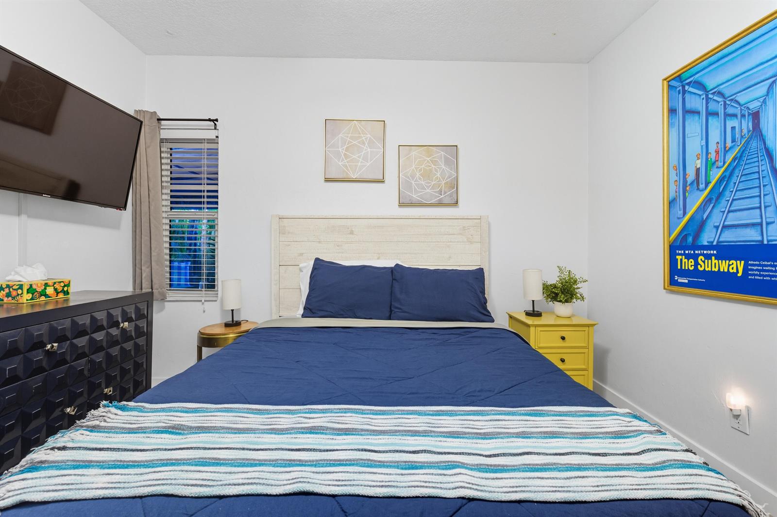 Ver detalles 1-2 / 0 1593 sq. ft. $ 2026-06-05 0 foto