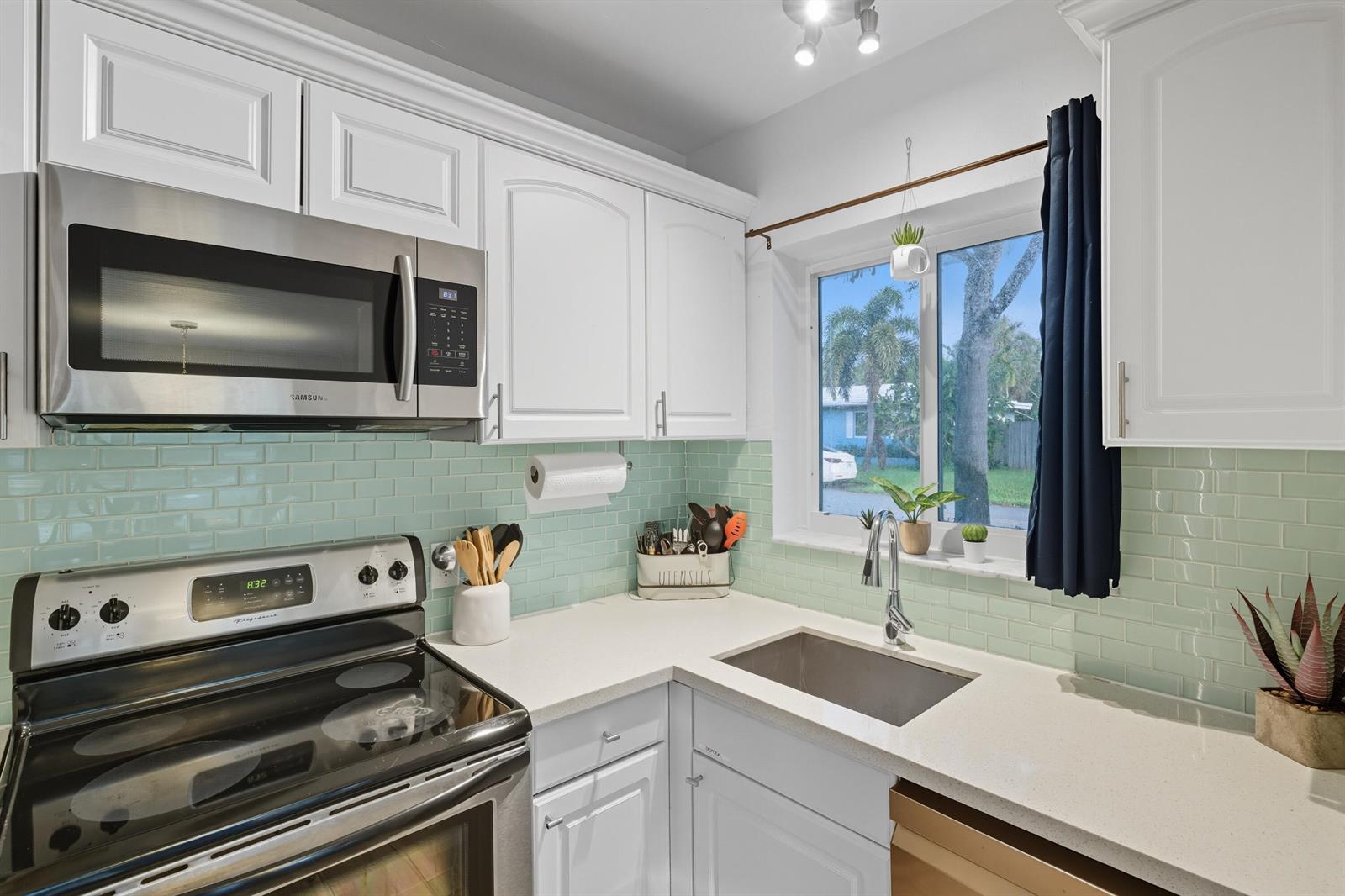 Ver detalles 1-2 / 0 1593 sq. ft. $ 2026-06-05 0 foto