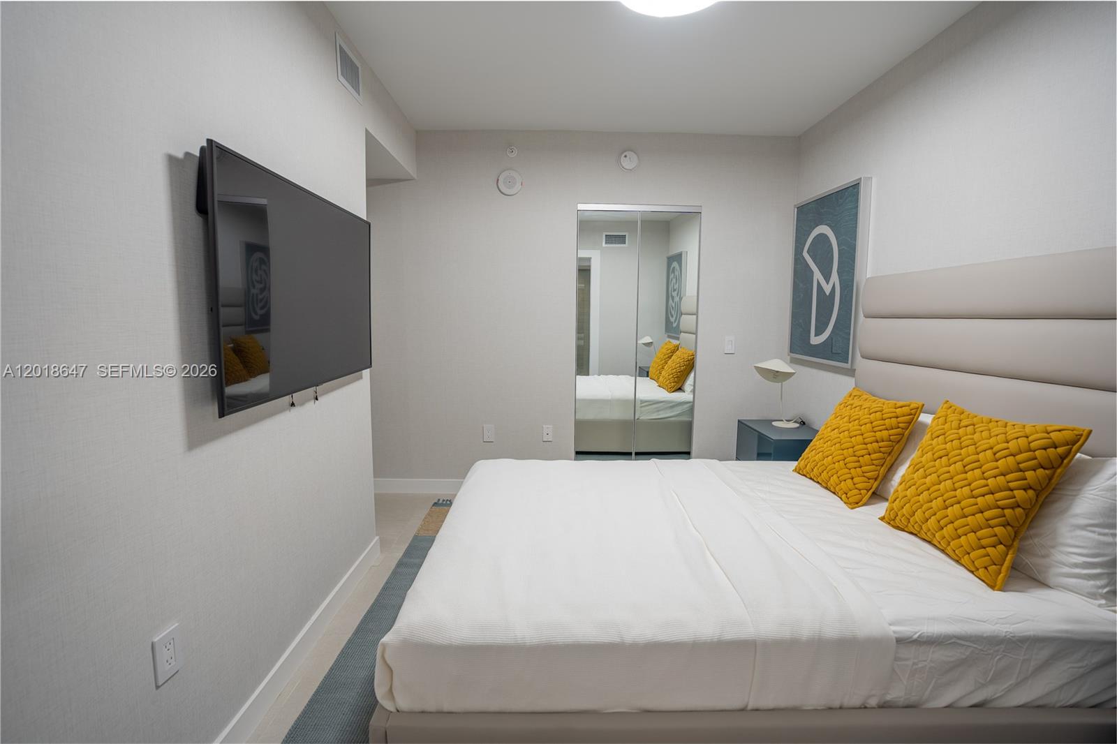 See details 5-1603 3 / 3 1524 sq. ft. $ 2026-05-13 0 Photo