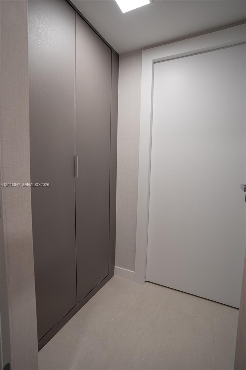 See details 5-1603 3 / 3 1524 sq. ft. $ 2026-05-13 0 Photo