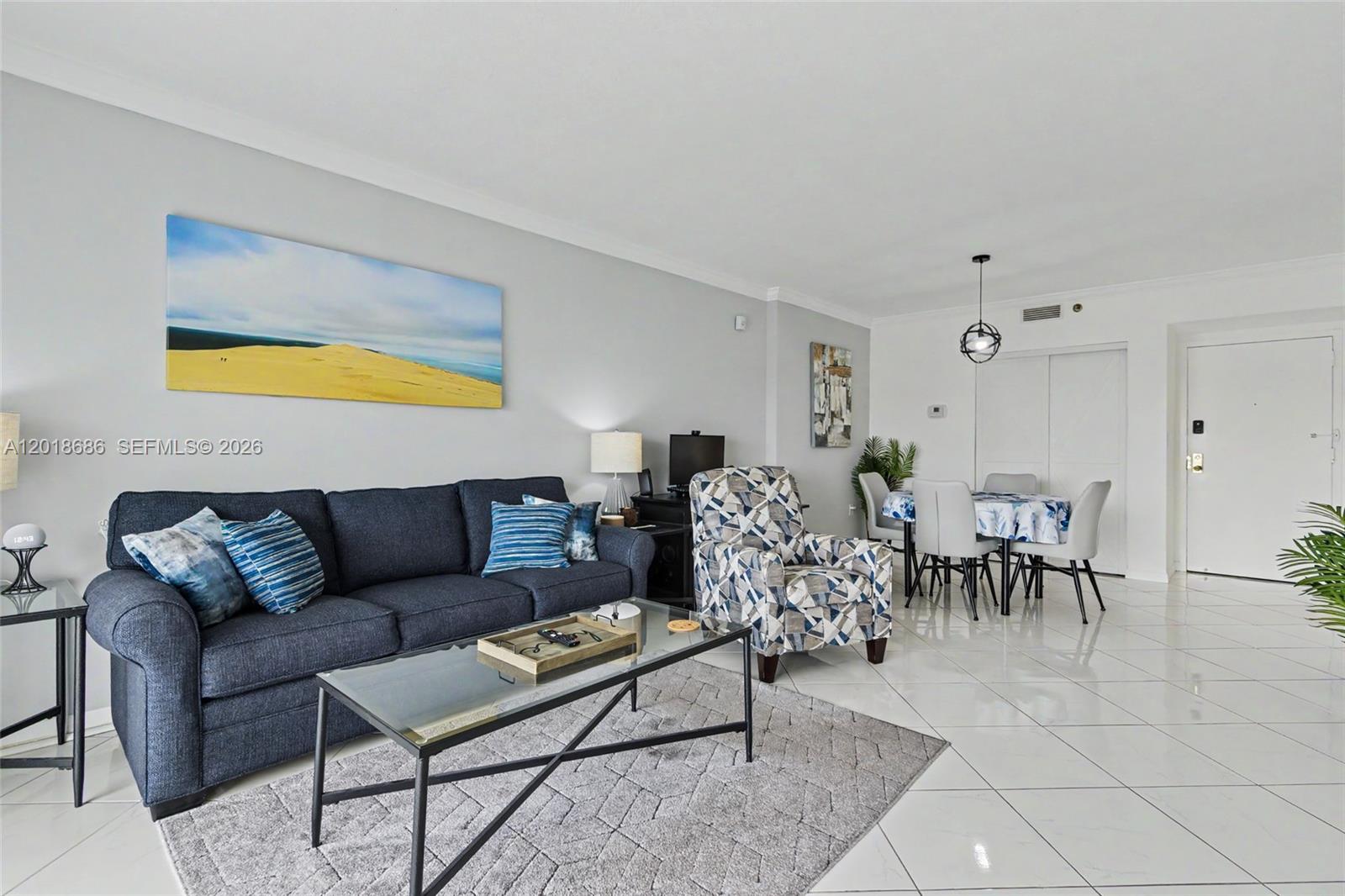 See details 1115 1 / 2 844 sq. ft. $ 2026-05-14 0 Photo
