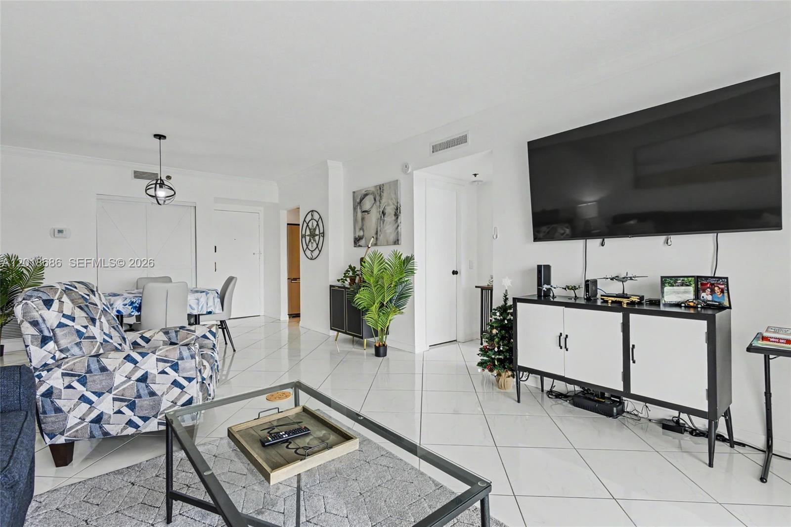 See details 1115 1 / 2 844 sq. ft. $ 2026-05-14 0 Photo