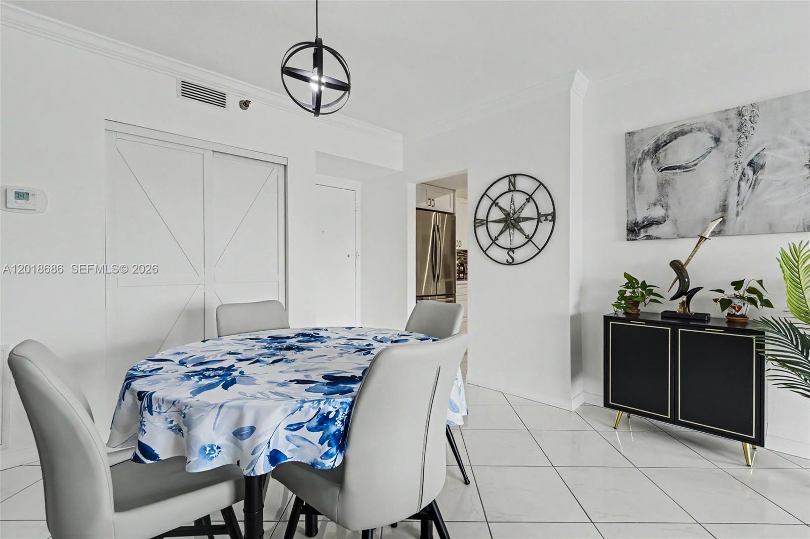 See details 1115 1 / 2 844 sq. ft. $ 2026-05-14 0 Photo