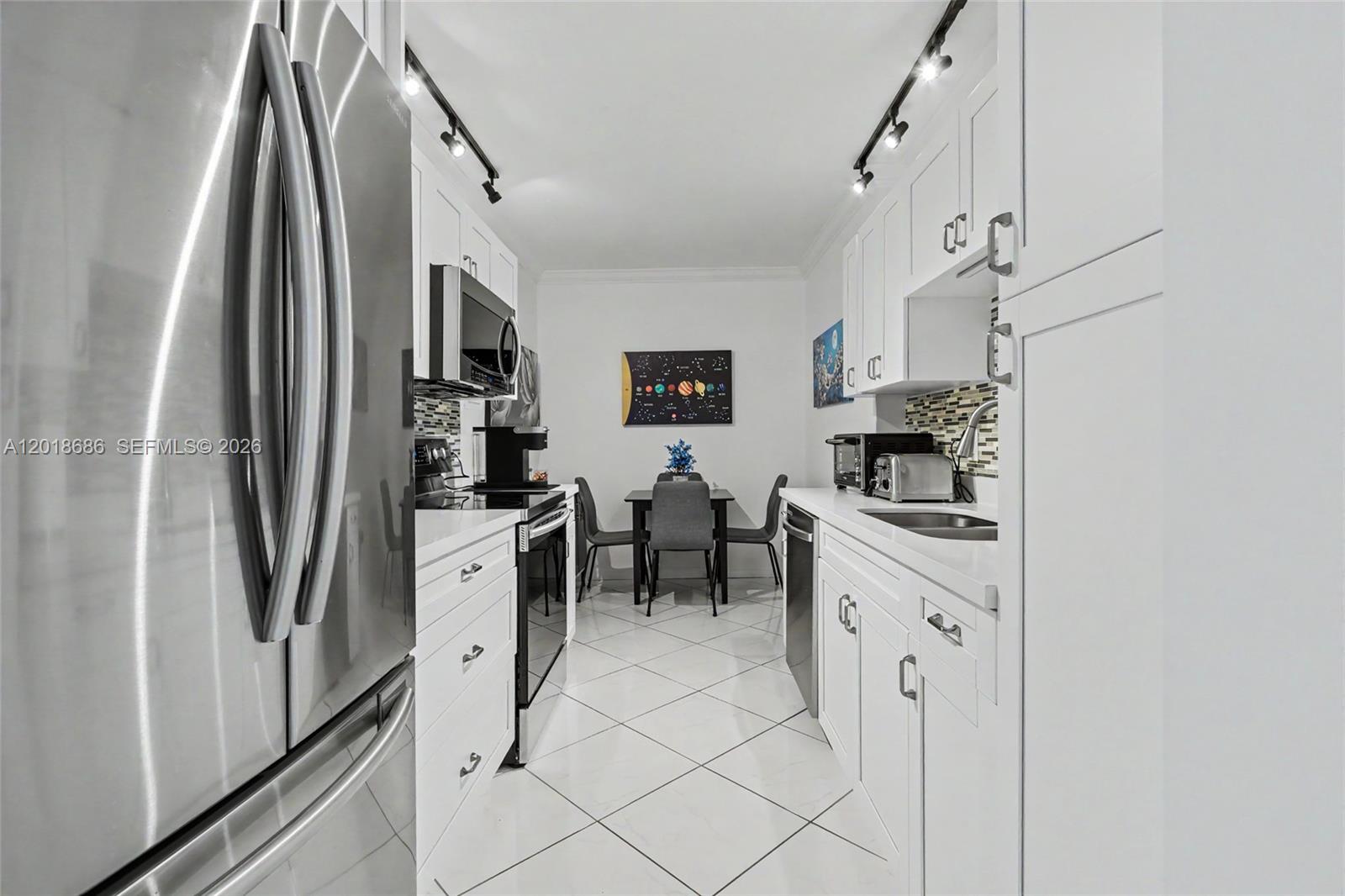 See details 1115 1 / 2 844 sq. ft. $ 2026-05-14 0 Photo