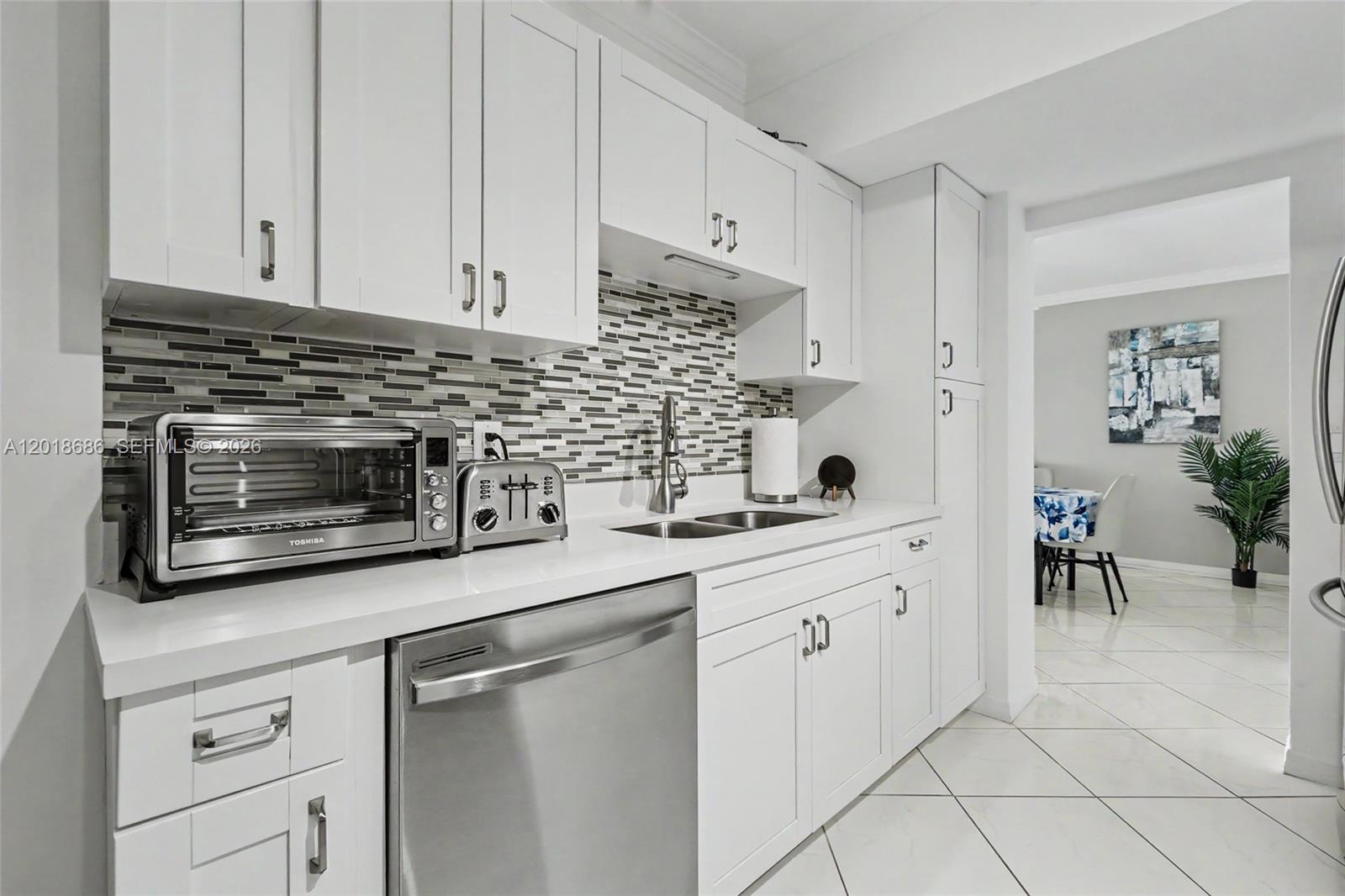 See details 1115 1 / 2 844 sq. ft. $ 2026-05-14 0 Photo