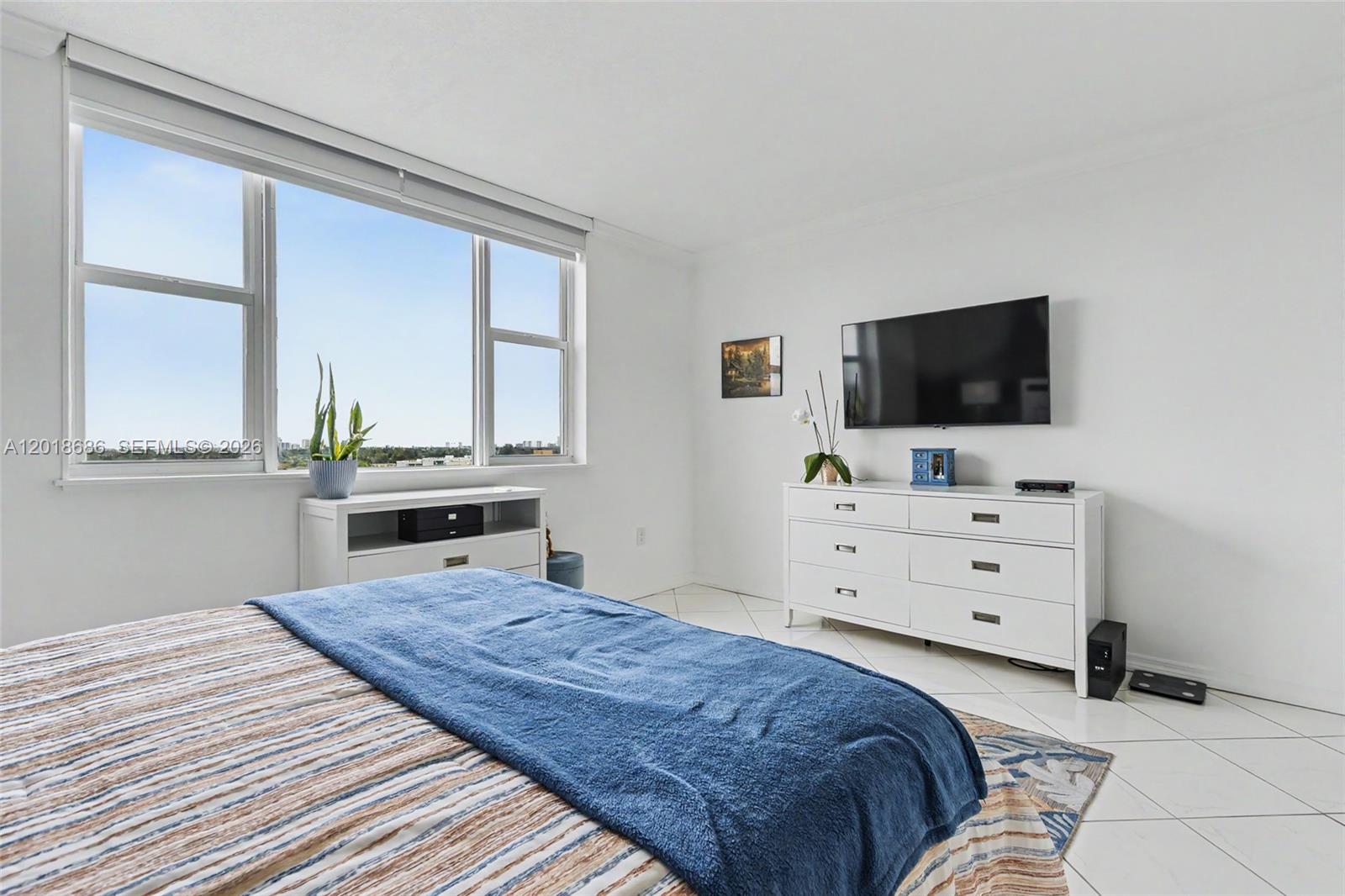 See details 1115 1 / 2 844 sq. ft. $ 2026-05-14 0 Photo