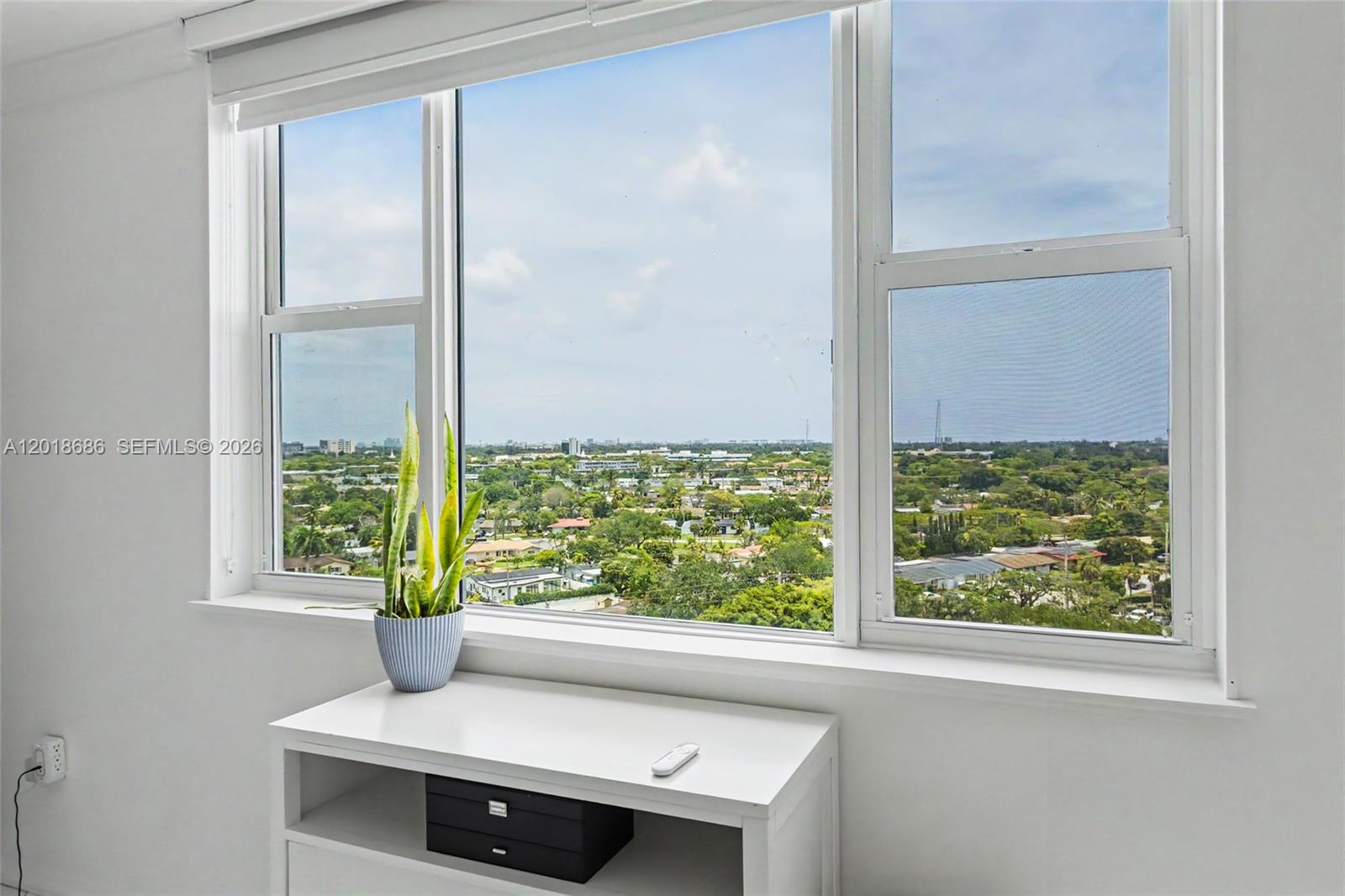 See details 1115 1 / 2 844 sq. ft. $ 2026-05-14 0 Photo