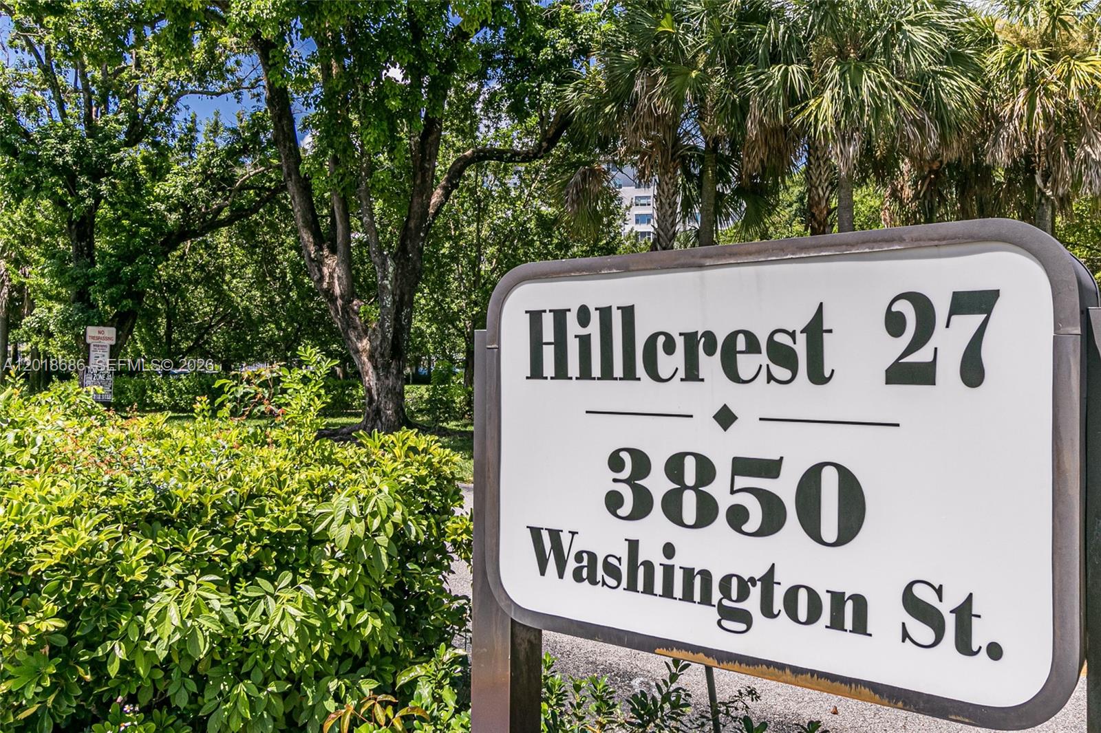See details 1115 1 / 2 844 sq. ft. $ 2026-05-14 0 Photo