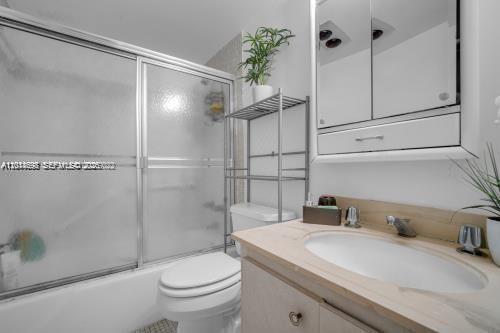 4D 1 / 2 870 sq. ft. $ 2026-05-13 0 Photo