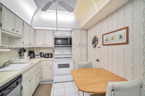 4D 1 / 2 870 sq. ft. $ 2026-05-13 0 Photo