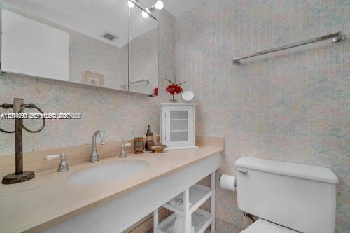 4D 1 / 2 870 sq. ft. $ 2026-05-13 0 Photo