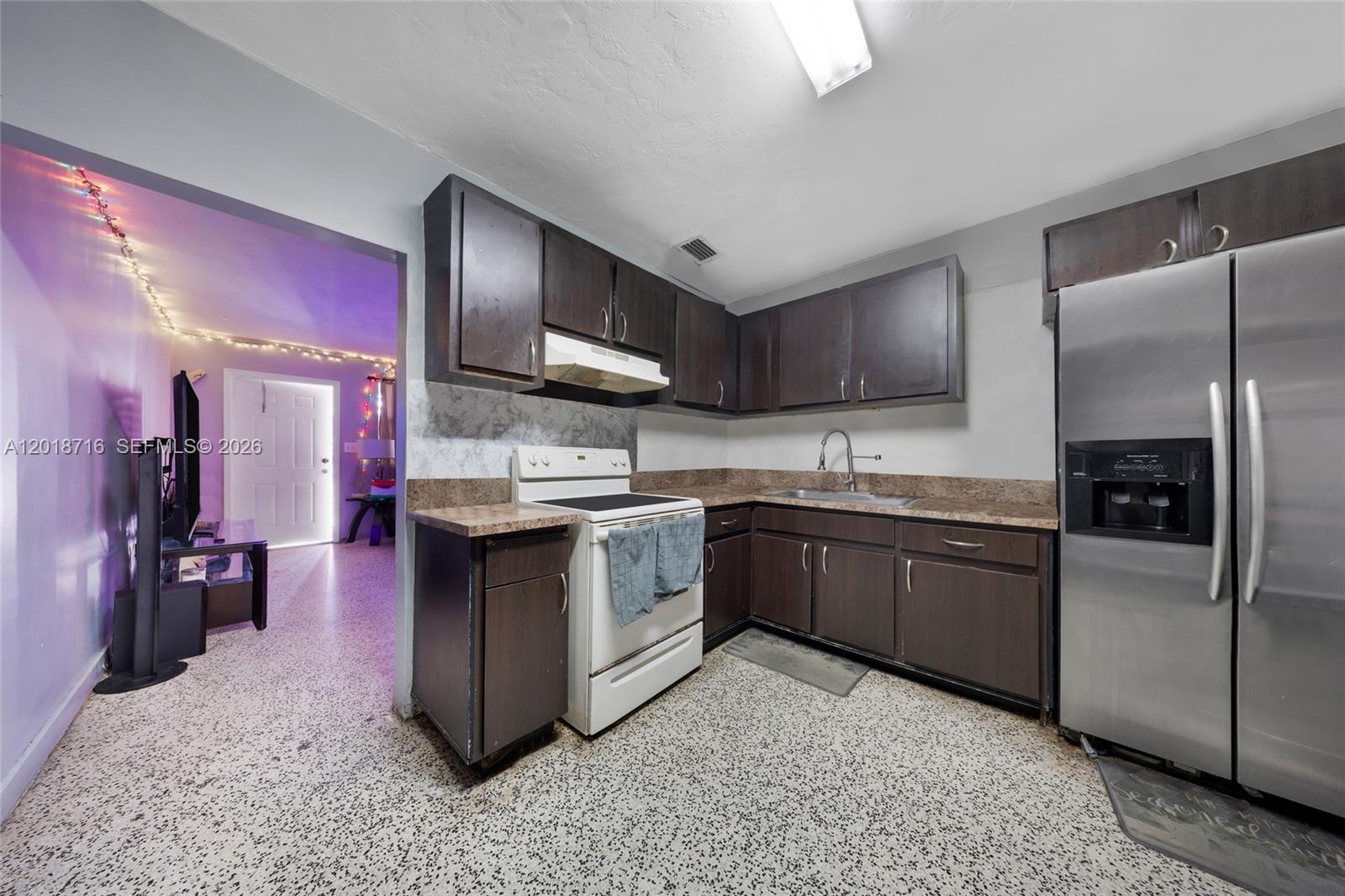 See details / 2409 sq. ft. $ 2026-05-13 0 Photo