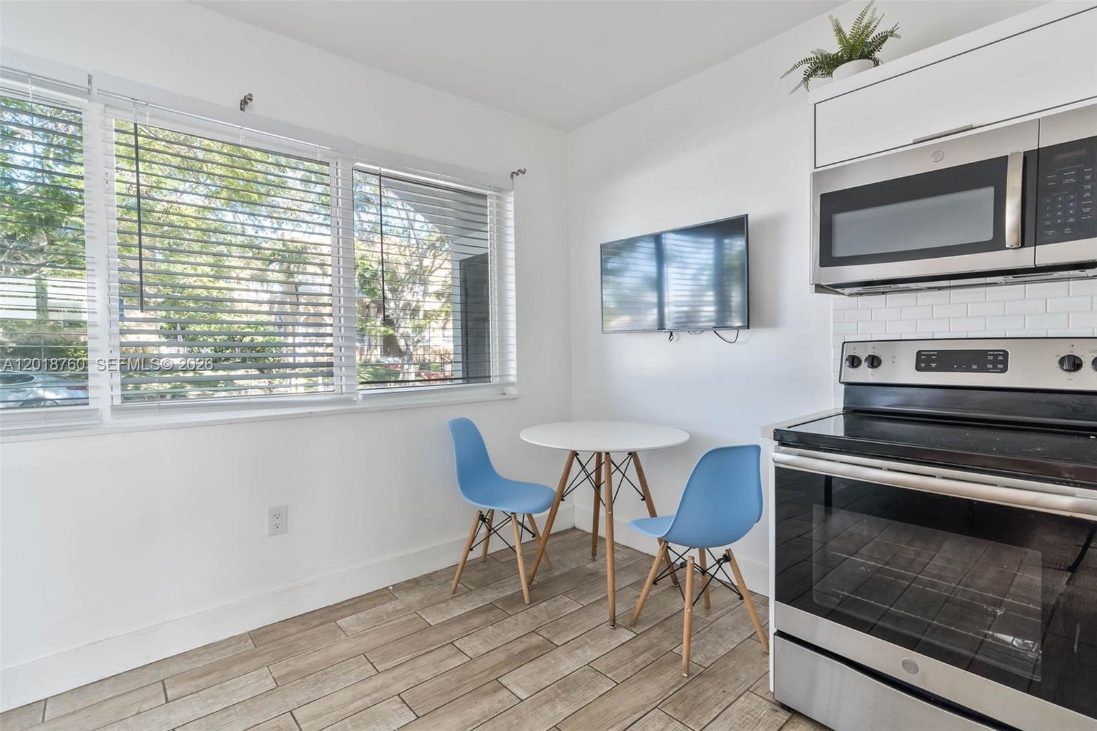 See details / 3290 sq. ft. $ 2026-05-13 0 Photo