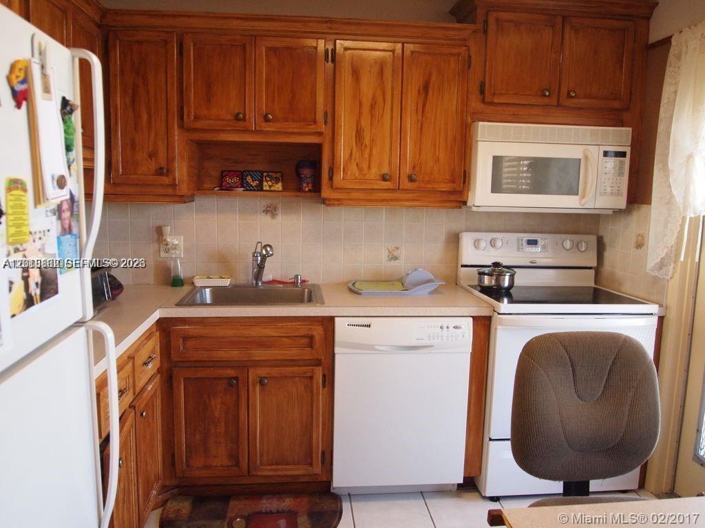 See details 503 1 / 2 775 sq. ft. $ 2026-05-14 0 Photo