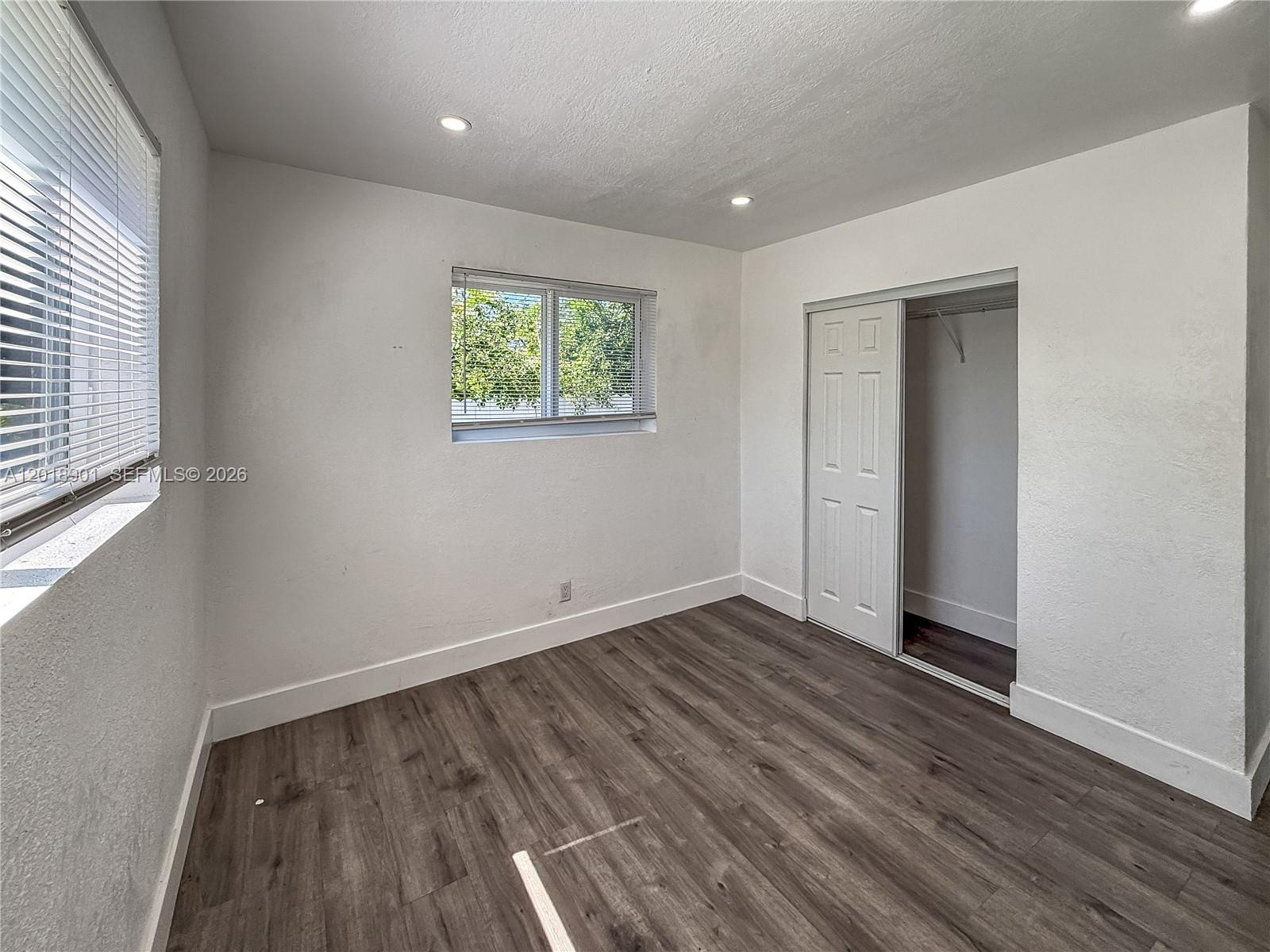 See details / 2976 sq. ft. $ 2026-05-14 0 Photo