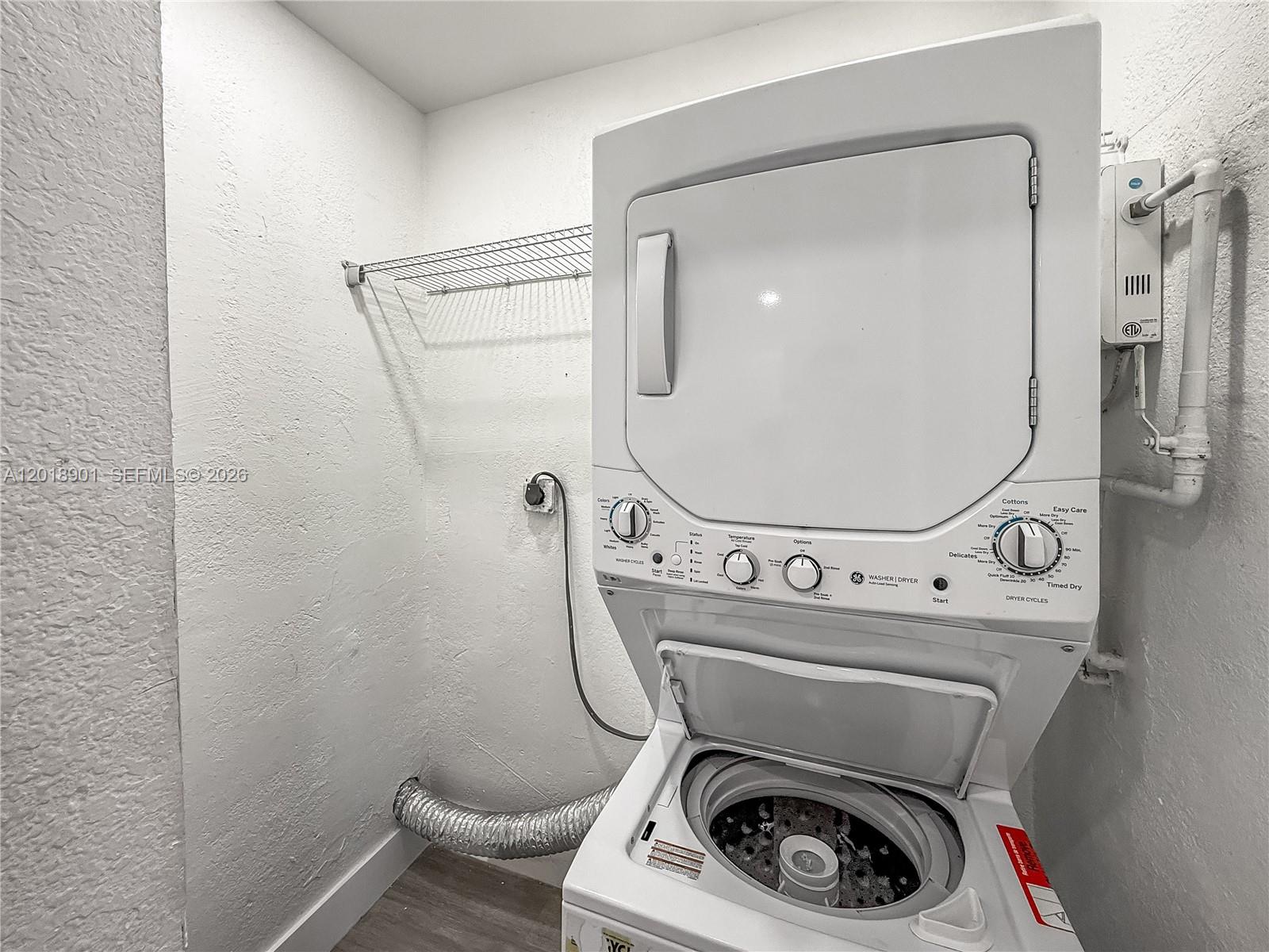 See details / 2976 sq. ft. $ 2026-05-14 0 Photo