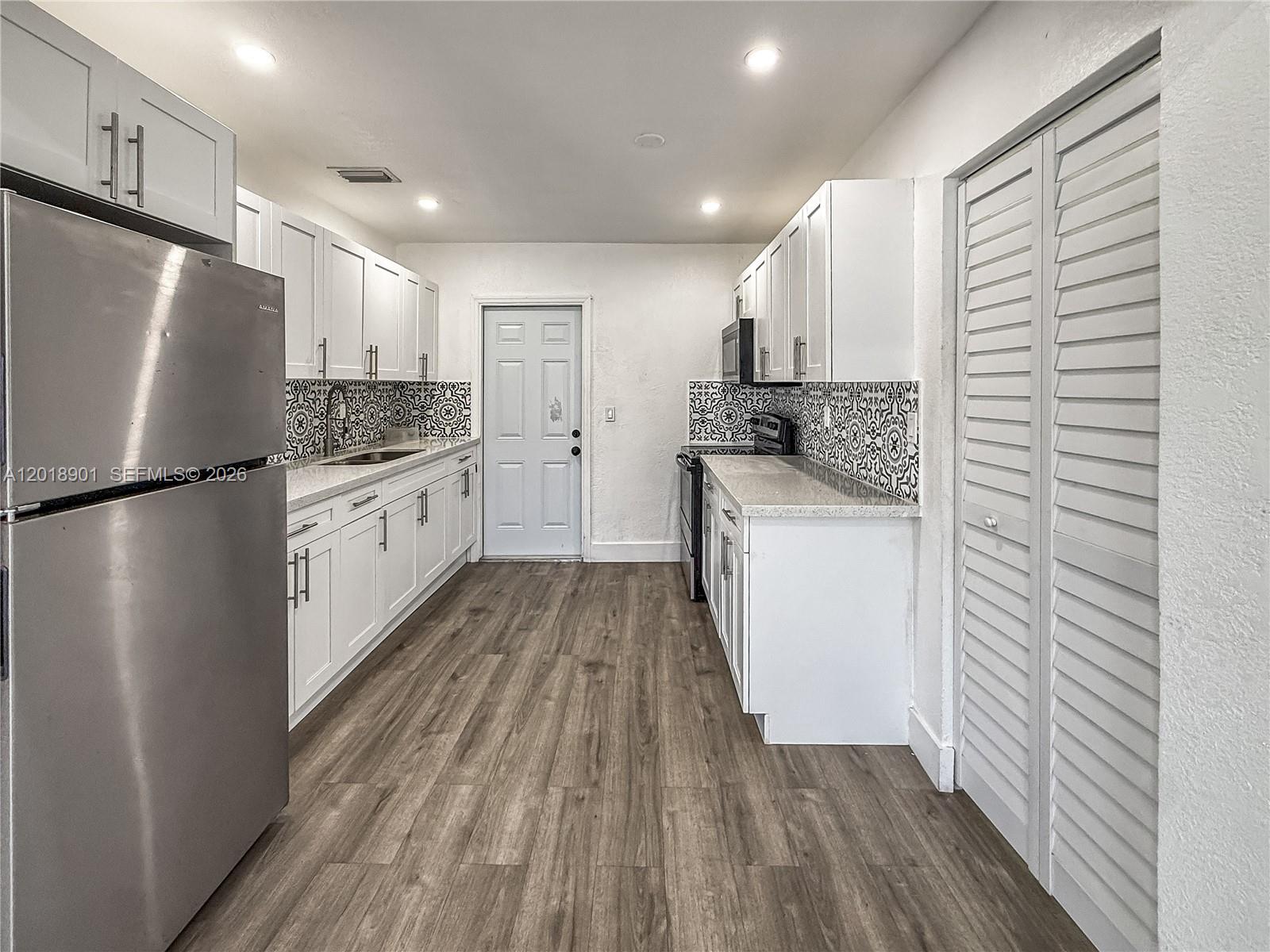 See details / 2976 sq. ft. $ 2026-05-14 0 Photo