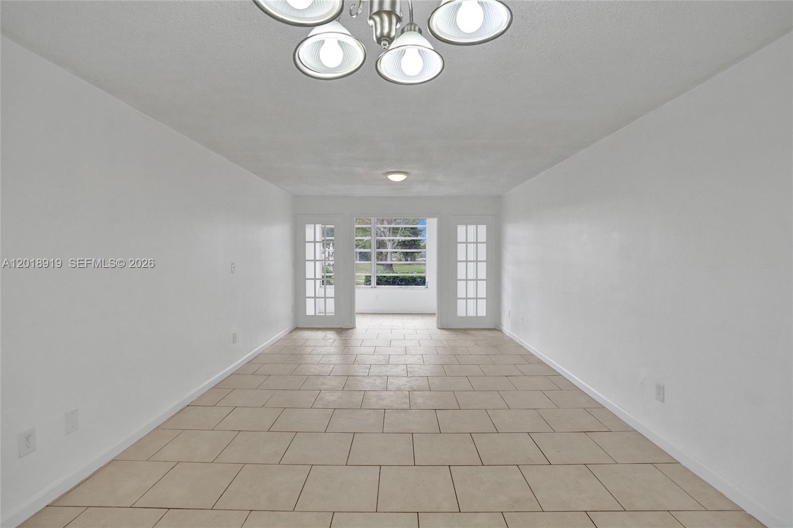 Ver detalles B112 1 / 2 898 sq. ft. $ 2026-05-14 0 foto